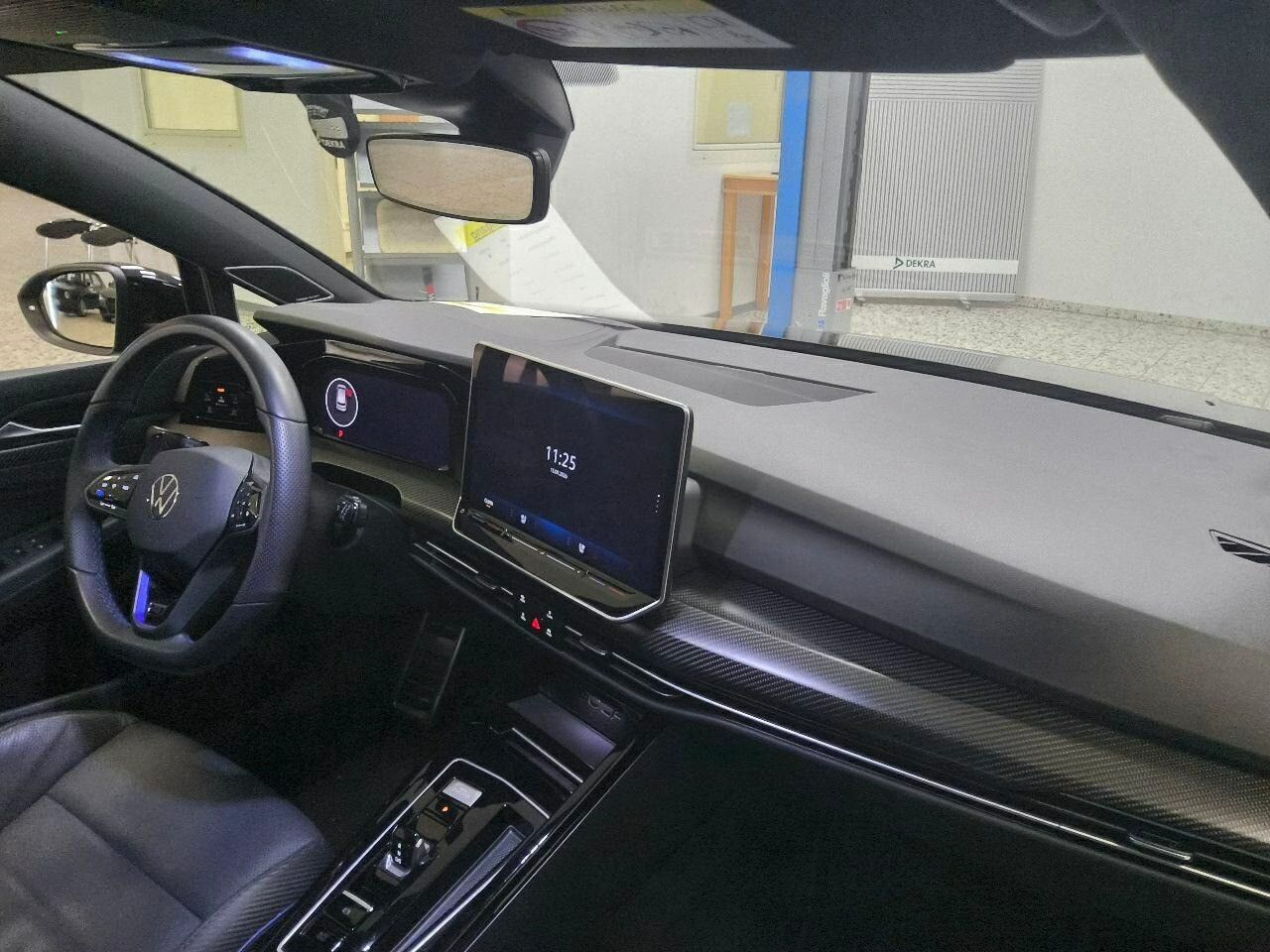 Volkswagen Golf R 2.0 TSI Black Edition Akra CarPlay DCC LM foto 3