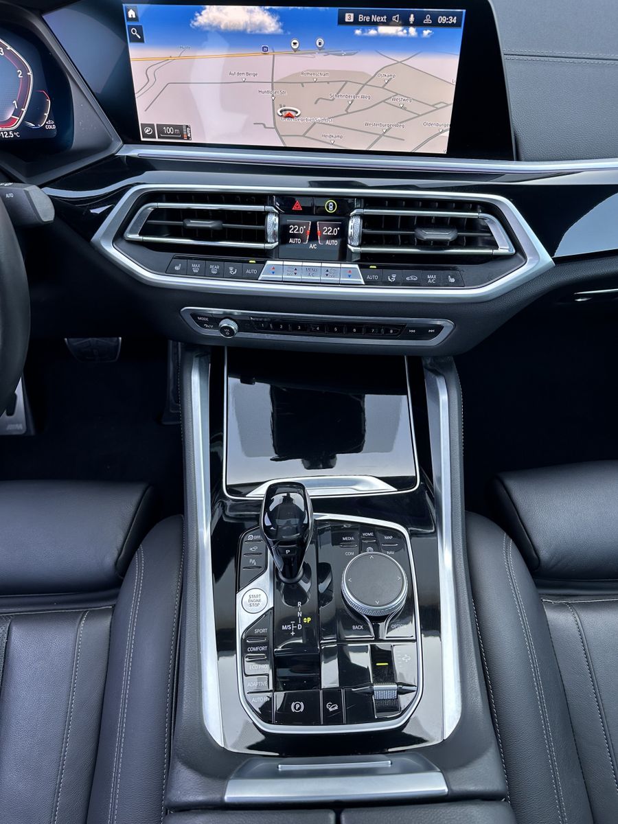 Fahrzeugabbildung BMW X6 xDrive30d M-Sport NAV+LASER+AHK+PANO+HEAD-UP