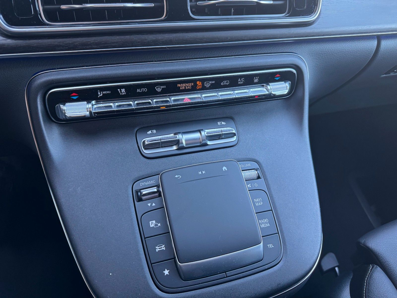 Fahrzeugabbildung Mercedes-Benz V 300 d AVA Extral Standheiz DISTRONIC