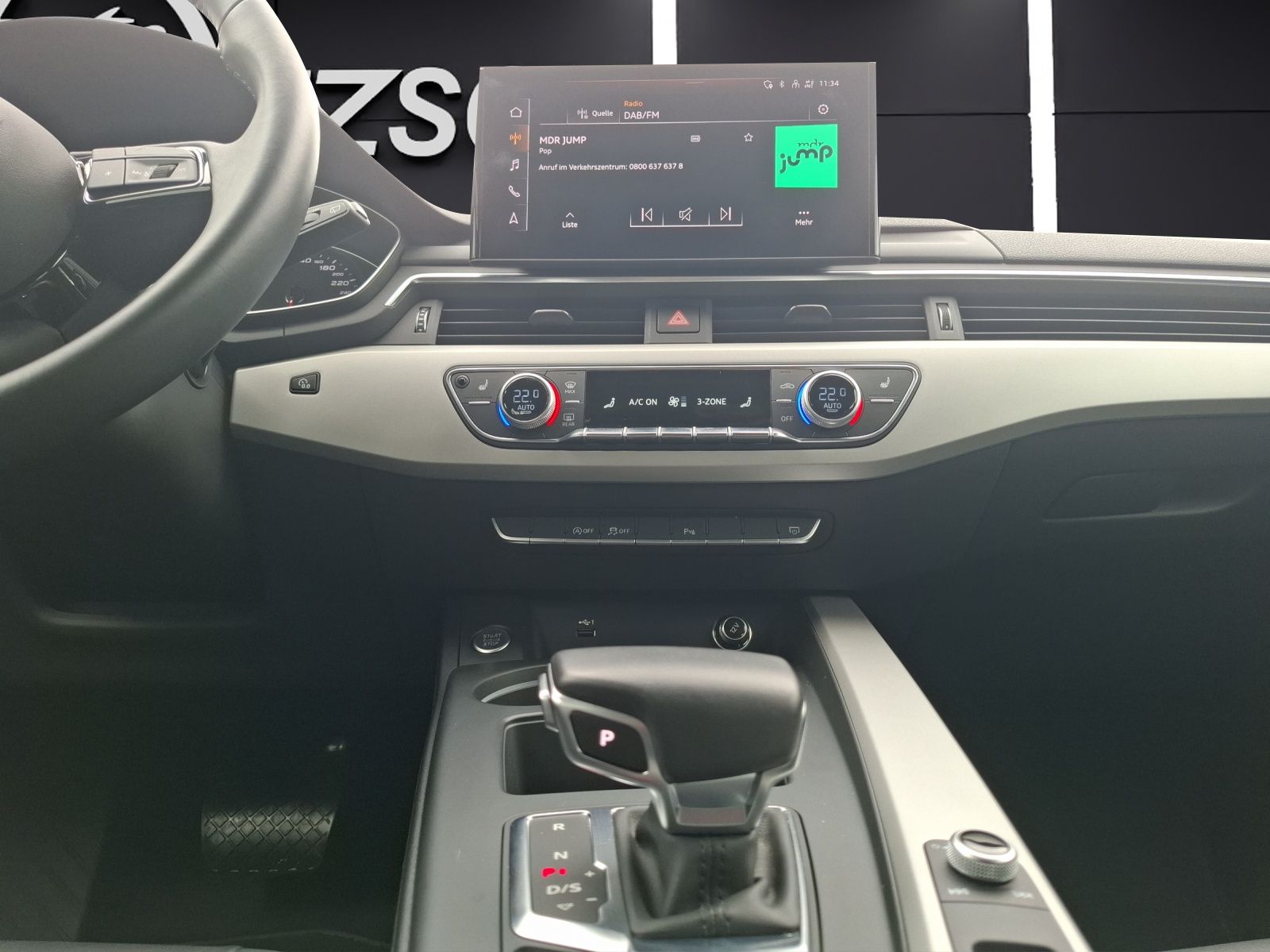 Fahrzeugabbildung Audi A4 Avant 35 TFSI advanced S-tronic LED Navi ACC