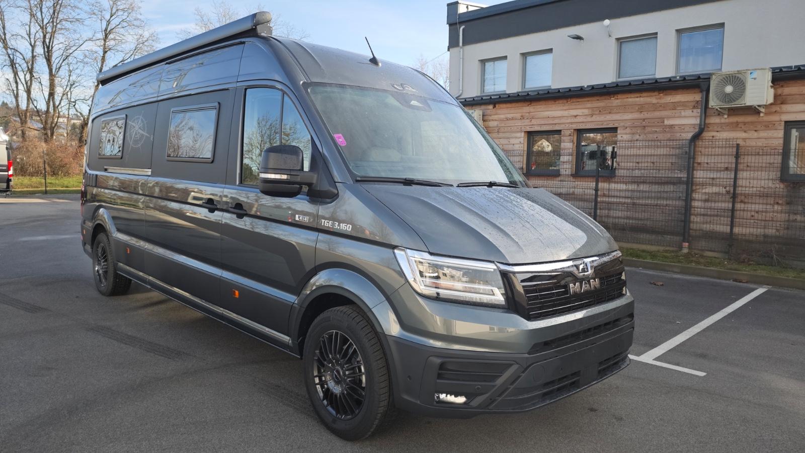 MegaMobil Mega Lounge 680 S Twin 4x4 Best Luxury Campervan