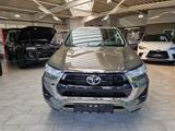 Toyota Hilux Double Cab Comfort 4x4*Trittbretter*AUTOM. - Toyota Hilux Tageszulassungen