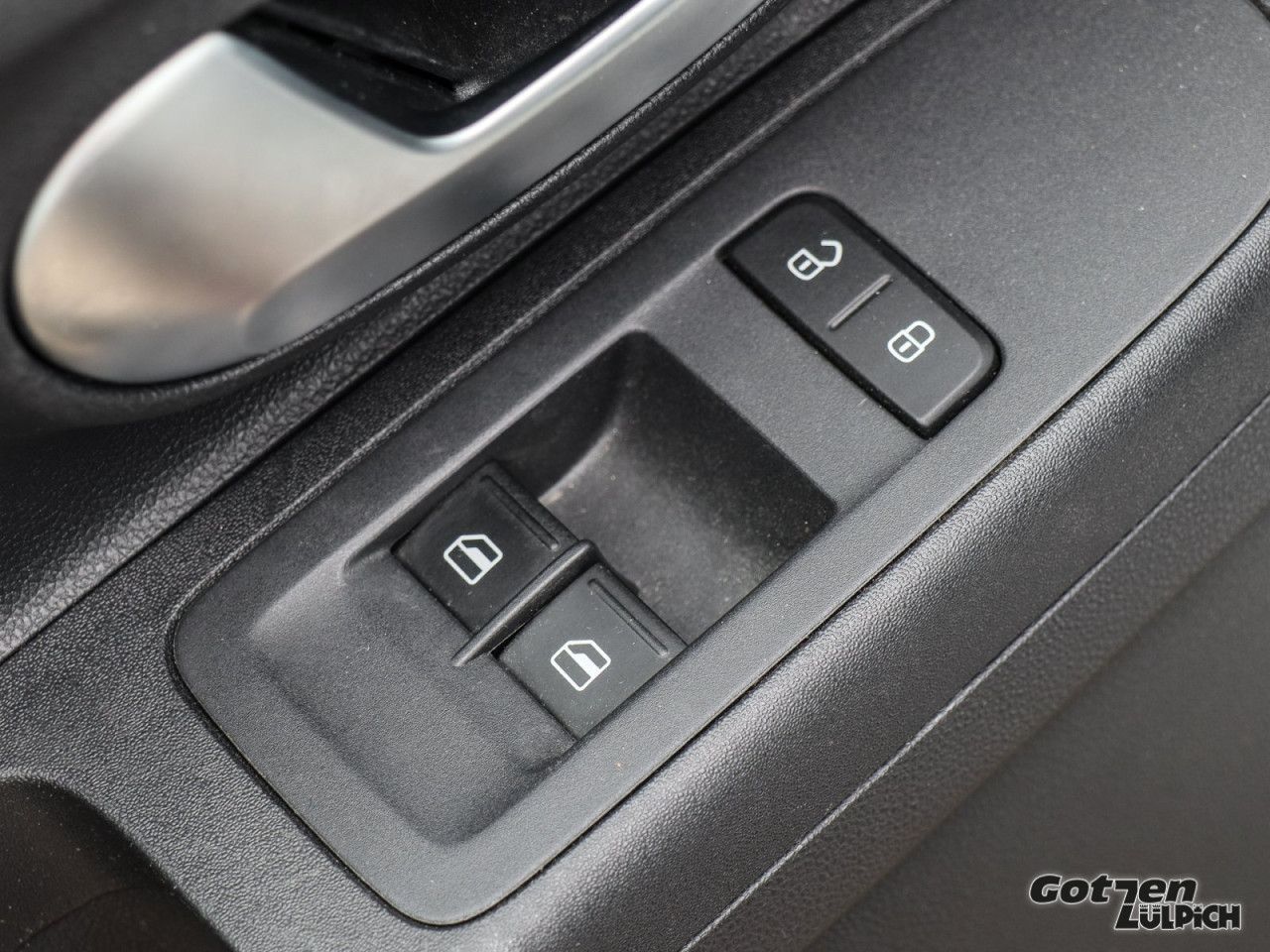 Fahrzeugabbildung Volkswagen up! 1.0 Fahrerassistenzpaket Rear View Klima PDC