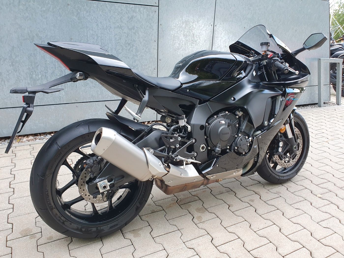 Fahrzeugabbildung Yamaha YZF R 1