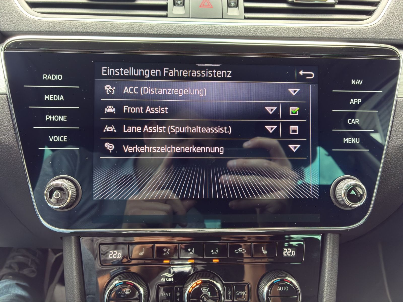 Superb Combi 1.5 TSI Ambition *LED*NAVI*KESSY*