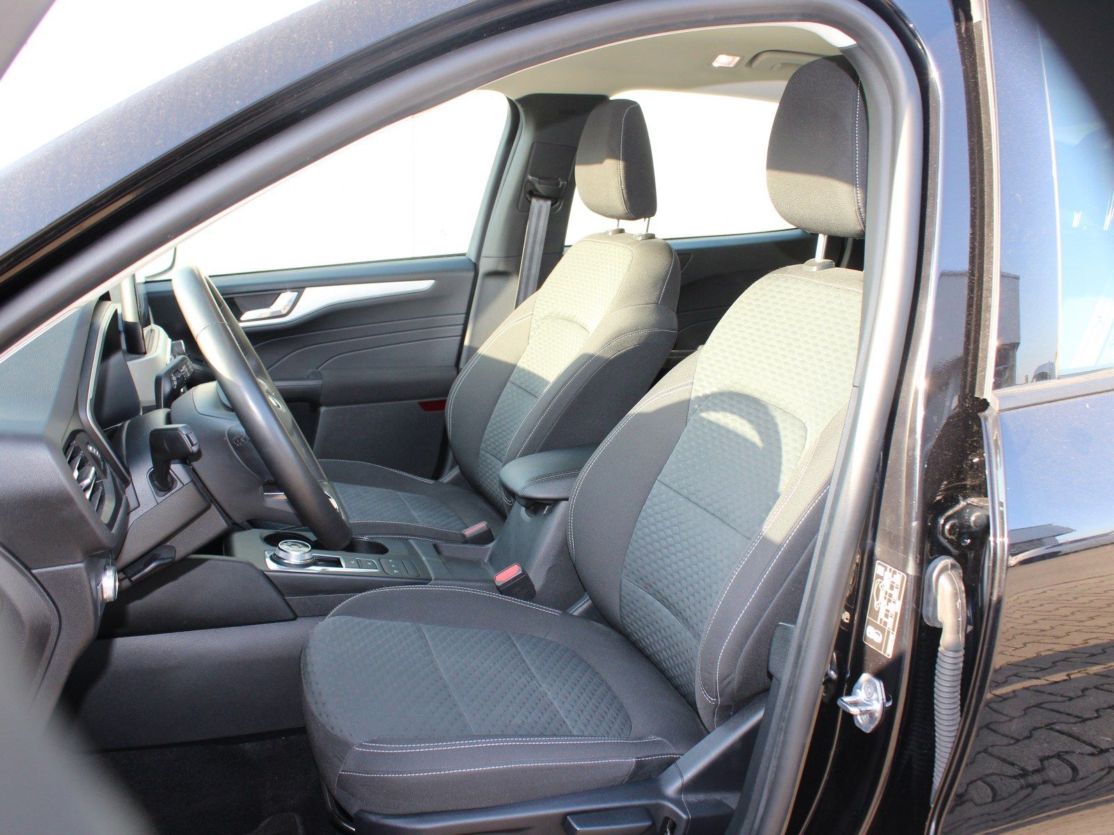 Fahrzeugabbildung Ford Kuga Plug-In Hybrid Cool & Connect 2,5 Duratec
