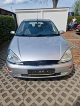 Ford Focus 1.8 Ghia Ghia - Ford Focus aus 1999