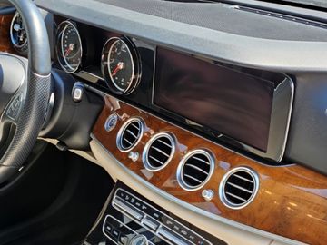 Mercedes E 220 - 10
