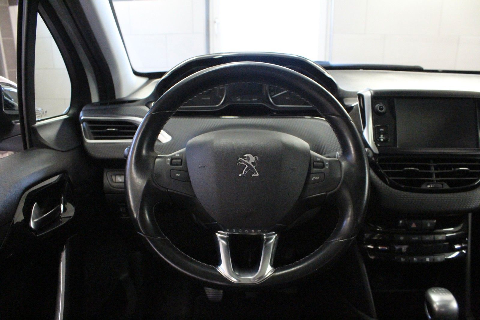 Fahrzeugabbildung Peugeot 208 PureTech 110 Edition Panoramadach*Sitzheizun