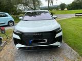 Audi Q4 e-tron 50 quattro | 220 kW | Scheckheftg - Audi Q4 e-tron von privat