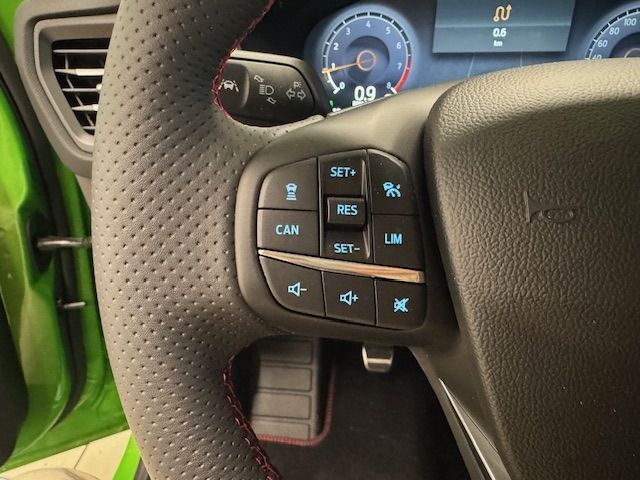 Fahrzeugabbildung Ford Focus ST X HUD Navi Digitales Cockpit Soundsyste