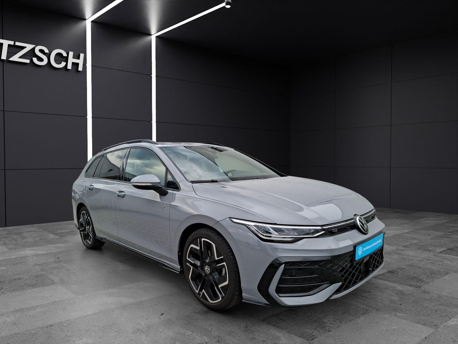 Fahrzeugabbildung Volkswagen Golf VIII Variant eTSI R-Line DSG Standhzg. LED
