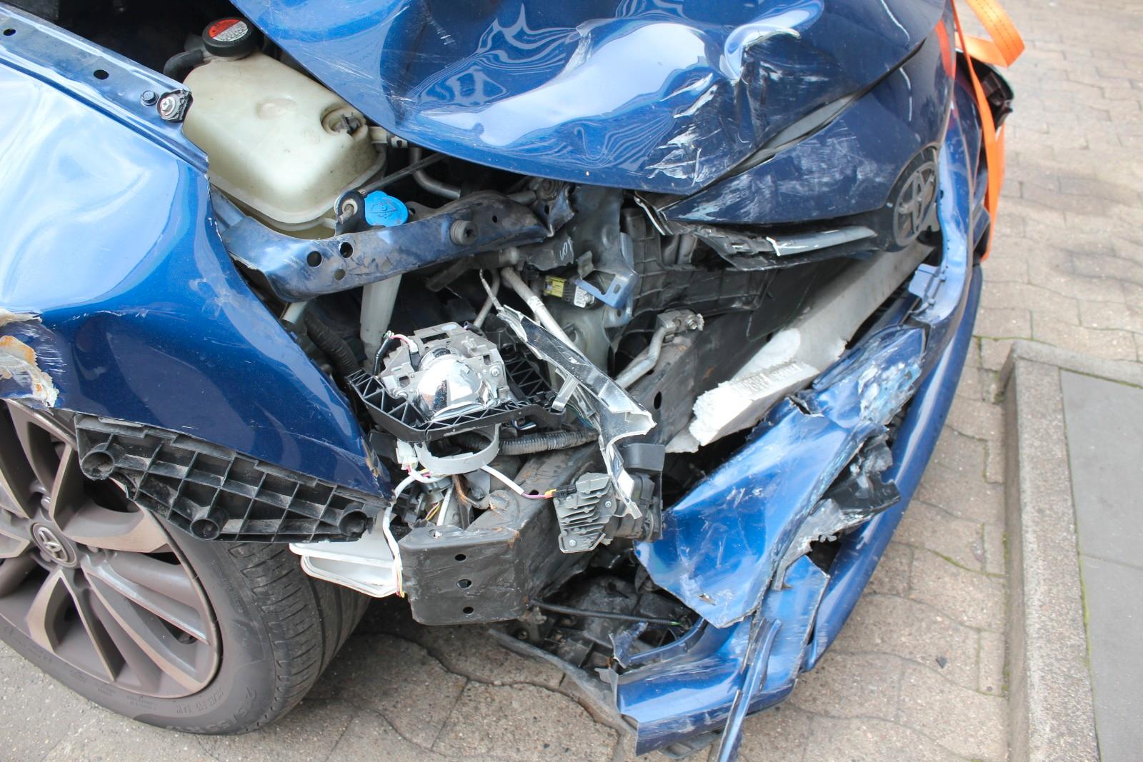 Toyota Avensis 2015 — photo 13