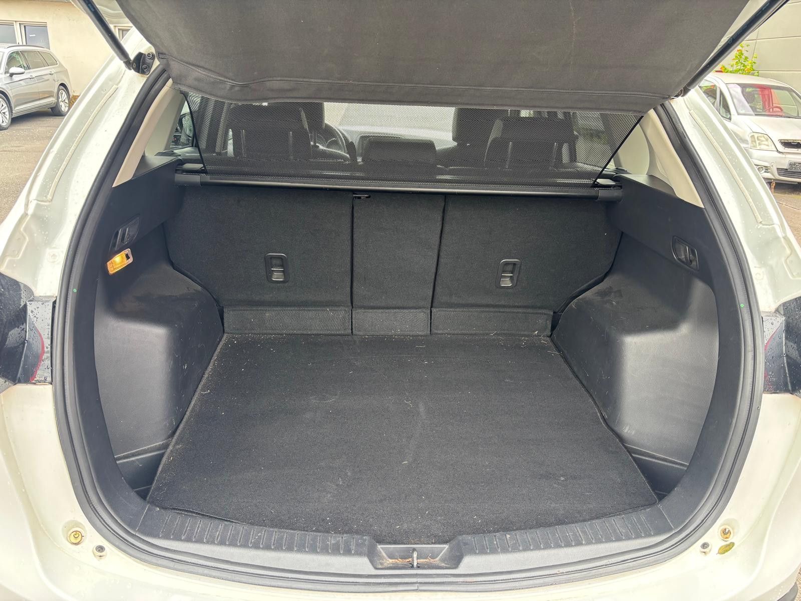 Fahrzeugabbildung Mazda CX-5 Sports-Line AWD-NAV-XEN-LEDER-AHK-GSD-BOSE-