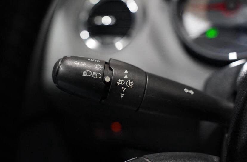 Peugeot 308 2012 — photo 10