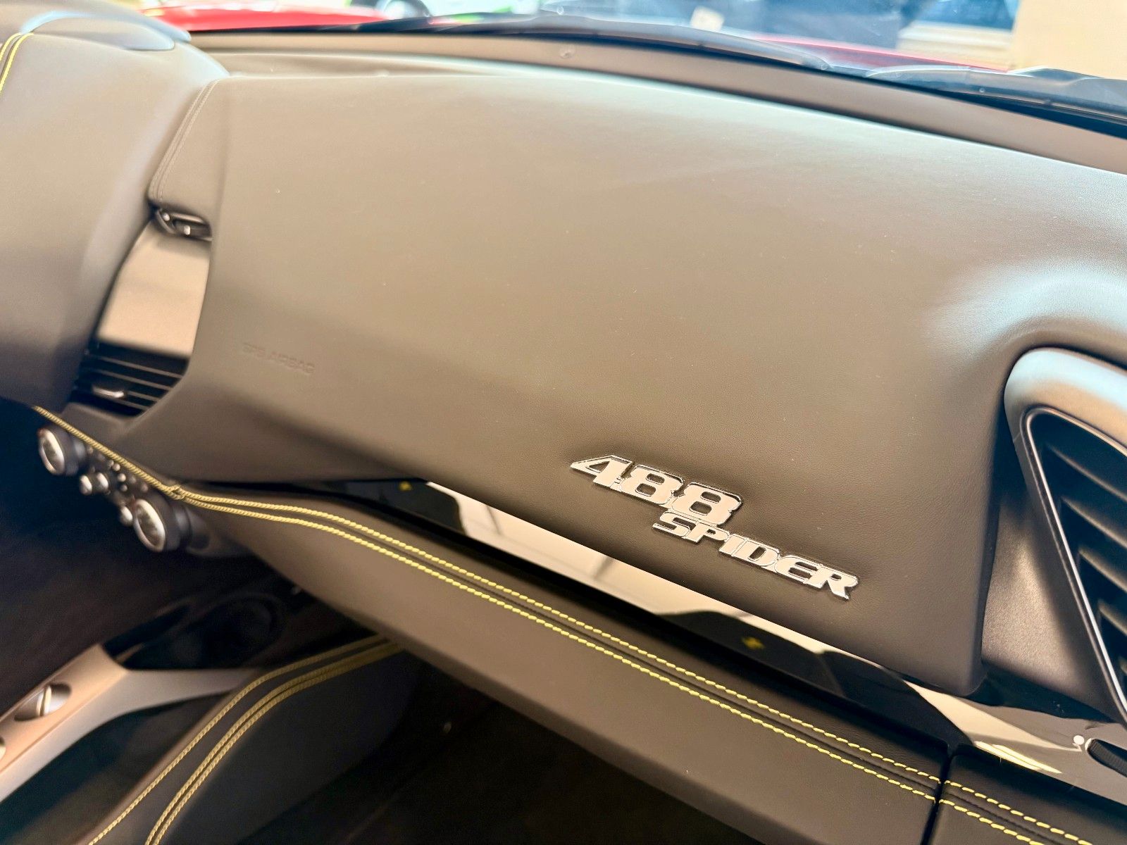 Fahrzeugabbildung Ferrari 488 Spider F1 LIFT / RACINGSEATS / KAMERA