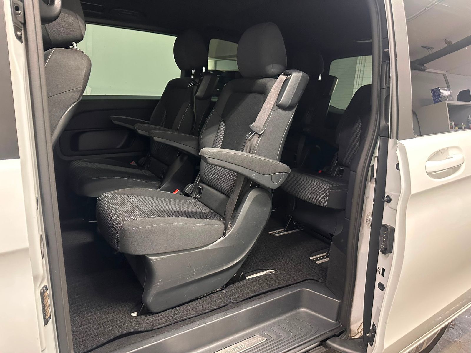 Fahrzeugabbildung Mercedes-Benz V 220 d Aut. EDITION kompakt*6-Sitz*DISTRO*SDH*