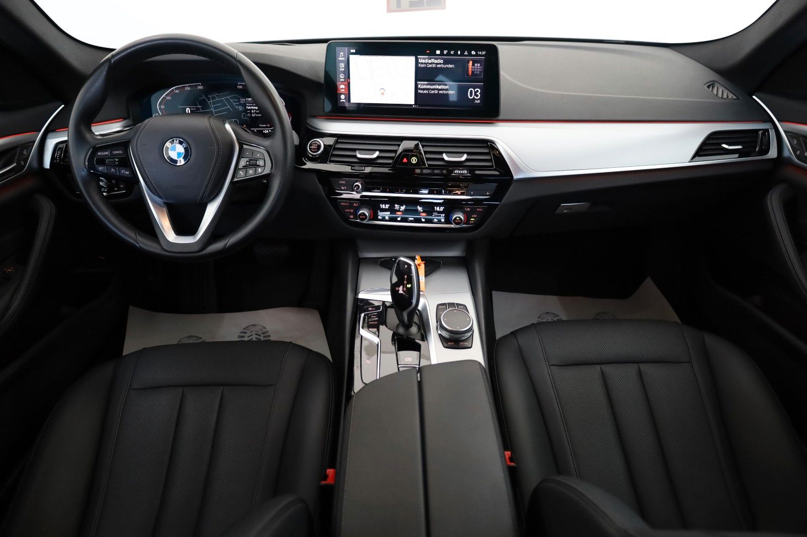 Fahrzeugabbildung BMW 530 d xDrive Lim. Leder,Navi,LED,Kamera,HUD,+WR