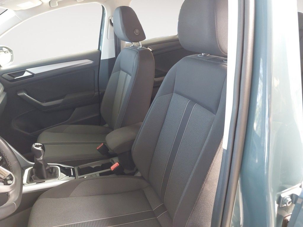 Fahrzeugabbildung Volkswagen T-Roc 1.5 TSI Life AHZV Standheizung