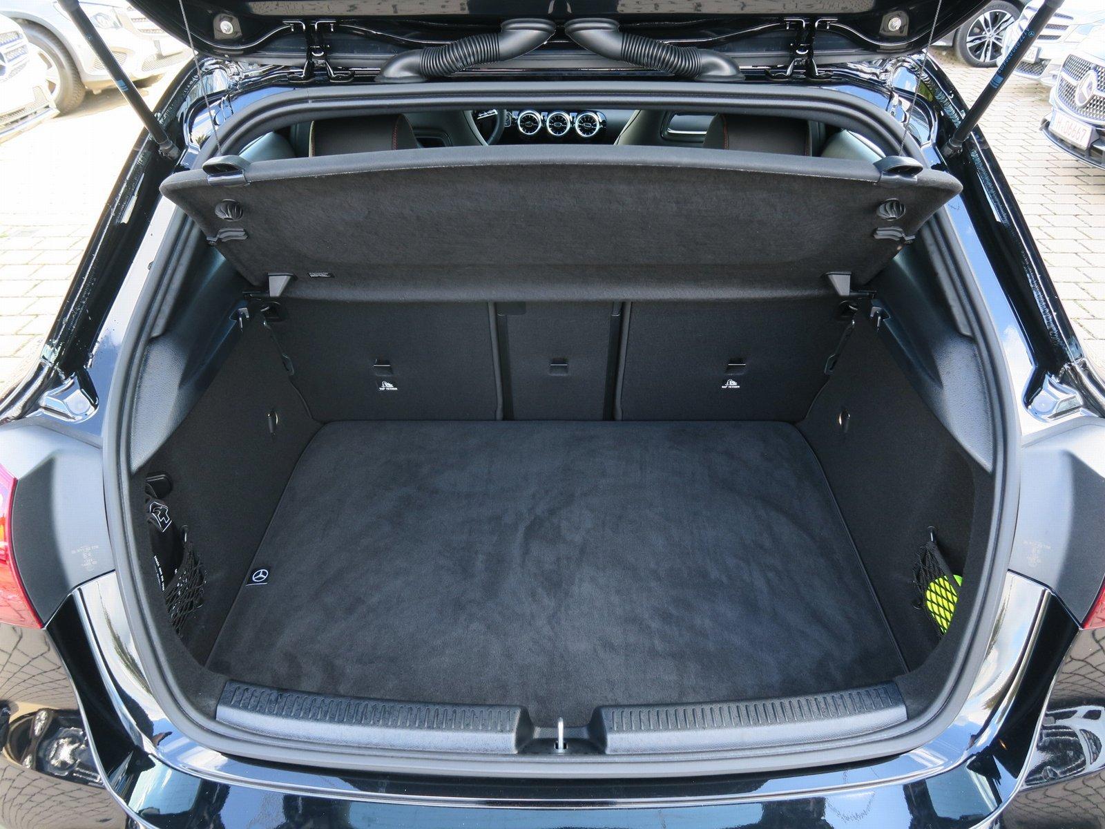 Mercedes-Benz A 250 4Matic AMG 360 Grad Kamera Pano Lenkradh.