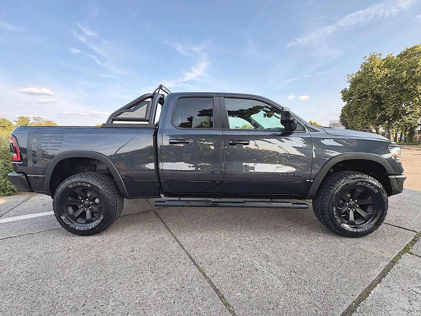 Fahrzeugabbildung Dodge RAM 5.7 V8 HEMI REBEL Offroad 4x4 *AXLE LOCK*