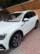 Volkswagen Tiguan 2.0 TDI SCR 140kW DSG 4MOTION Highlin... - Volkswagen Tiguan: 140