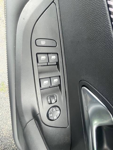 Fahrzeugabbildung Peugeot Peugoet 2008 Allure Pure Tech 130 AT