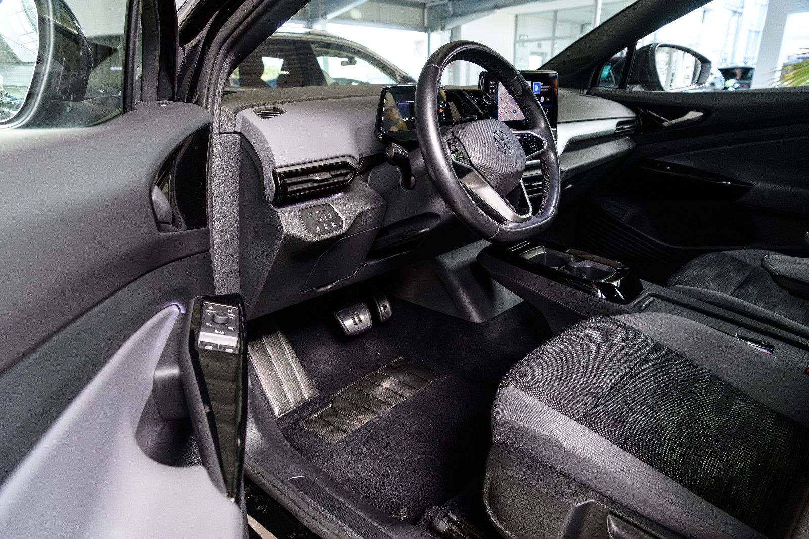 Fahrzeugabbildung Volkswagen ID.4 Pure Performance LED+360°KAM+KEYLESS+E-HECK