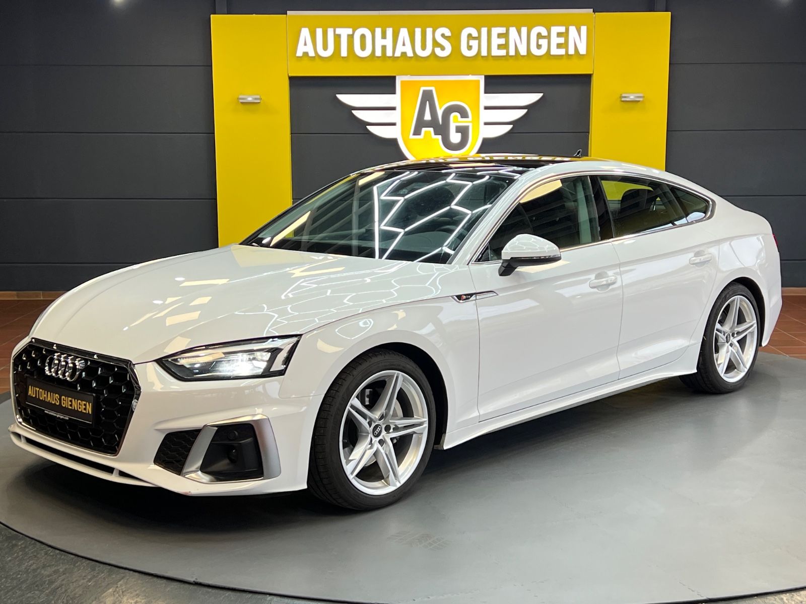 Audi Audi A5 S-line Panorama, Checkheft, Garantie, TÜV 