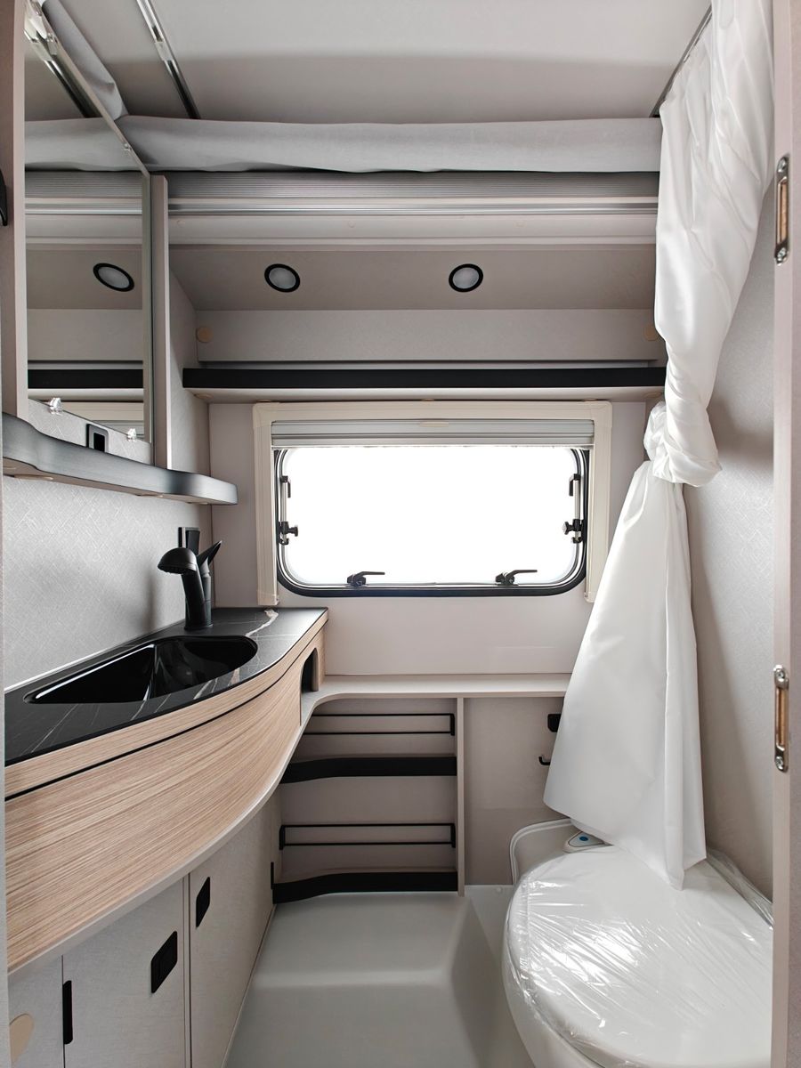 Fahrzeugabbildung HYMER / ERIBA / HYMERCAR Touring 542 Tango Red - JETZT 6.844€ SPAREN !!!
