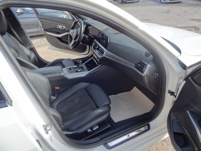 Fahrzeugabbildung BMW 330d xDrive M Sport/1.Hd/LED/Virtual/AHK/
