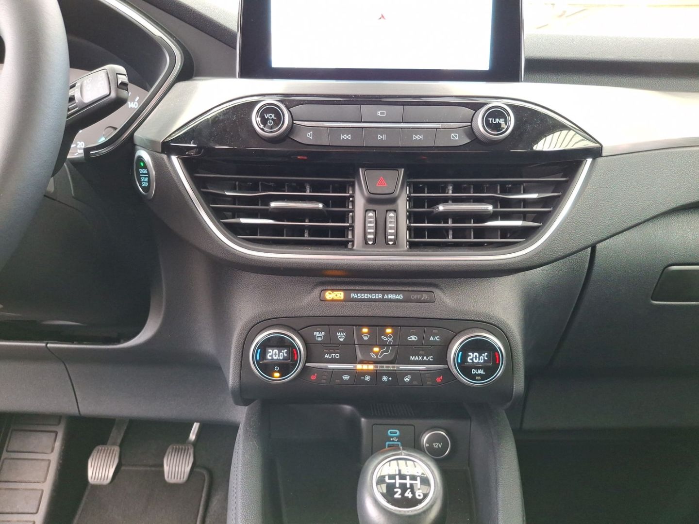 Fahrzeugabbildung Ford Kuga Hybrid Titanium X 110 KW TDCi, erst 2.440 K