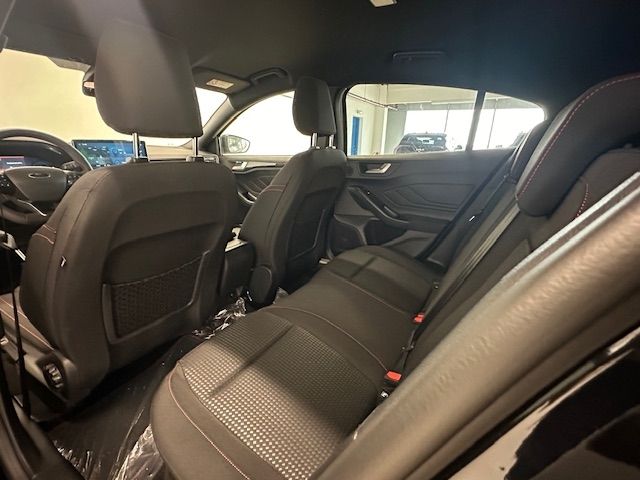 Fahrzeugabbildung Ford Focus ST-Line X B&O 18'' LED ACC Kamera Ergo NEU