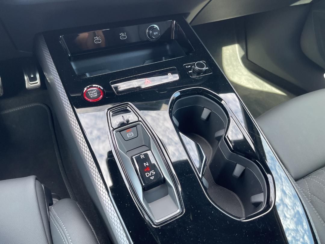 Fahrzeugabbildung Audi A5 Avant TFSI 150 kW S Line 360,AHK,Kamera,LED