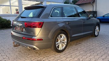 Audi Q7 - 3