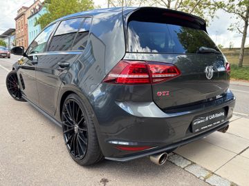 Volkswagen Golf - 5
