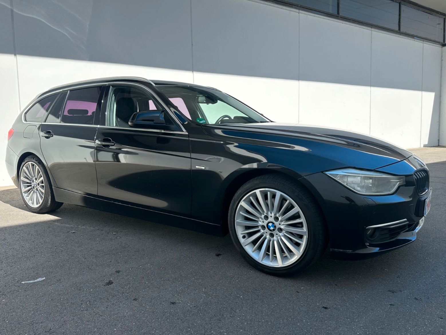 BMW BMW 328i Touring LUXURY, PANO,AHK