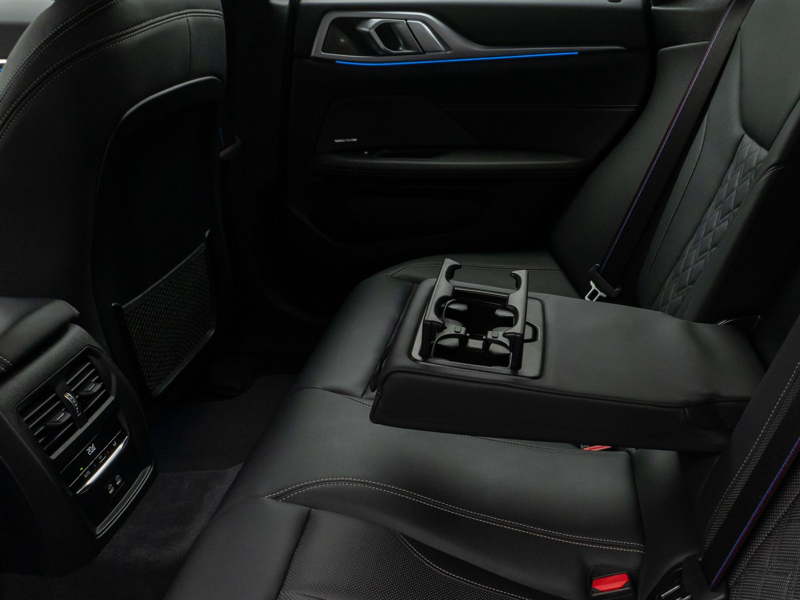 Fahrzeugabbildung BMW i4 M50 Gran Coupé Kamera Laser H/K HUD ACC AHK