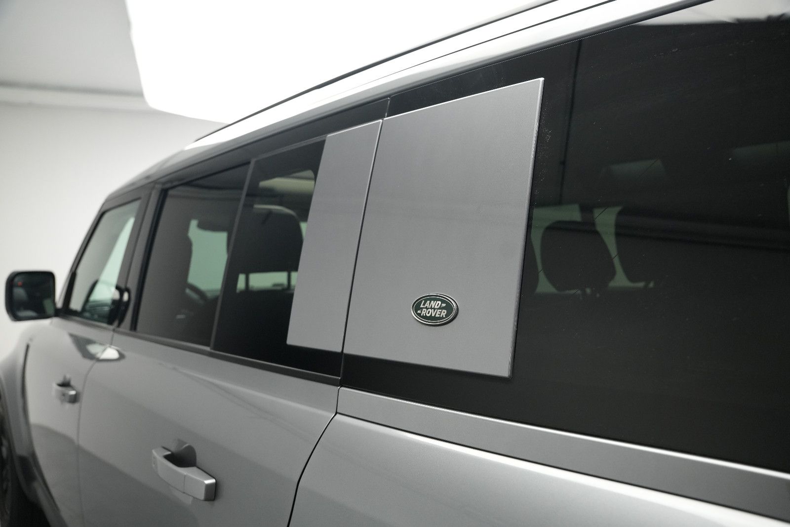 Fahrzeugabbildung Land Rover Defender 110 SE*Panorama*Meridian*360°KAM*Memory