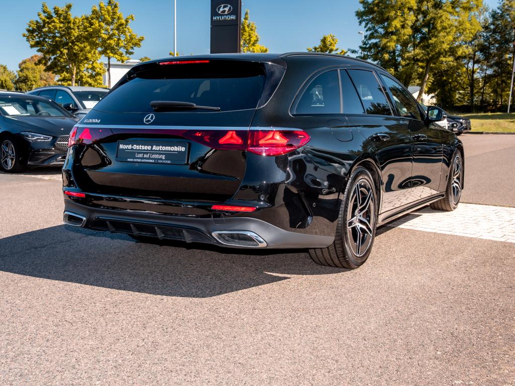 Mercedes-Benz E 220 d T AMG MBUX NIGHT KEYLESS-GO LED