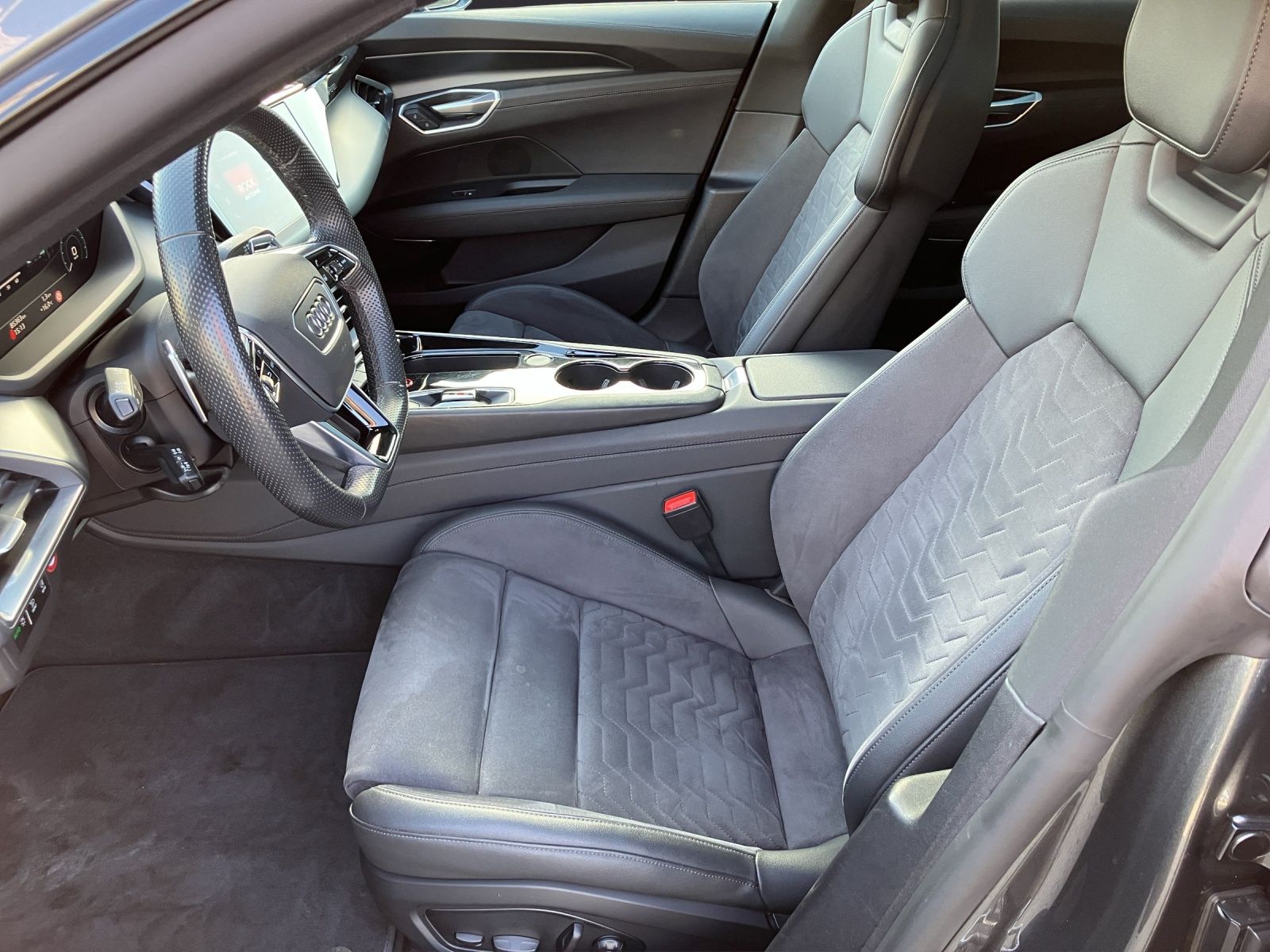 Fahrzeugabbildung Audi e-tron GT quattro MATRIX B&O WP Pano