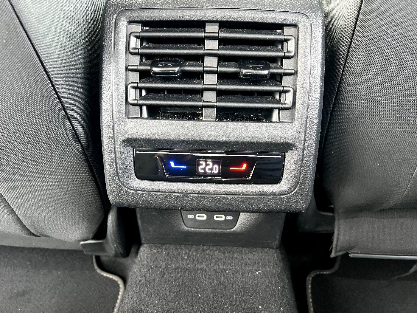 Volkswagen Golf VIII 2.0 TDI Life *LED Navi ACC Massage DAB, миниатюра 17