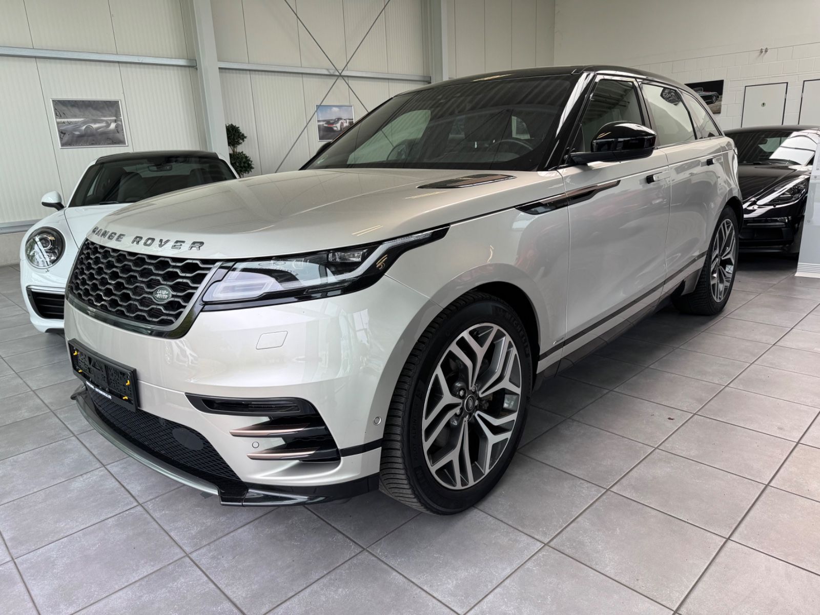 Fahrzeugabbildung Land Rover Range Rover Velar R-Dynamic HSE