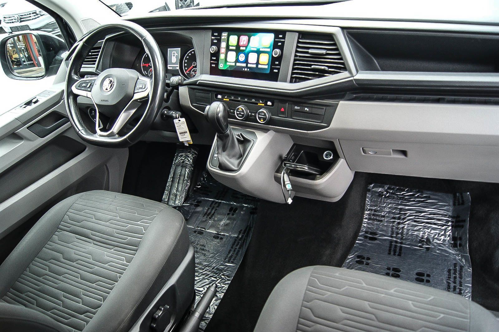 Fahrzeugabbildung Volkswagen T6.1 Caravelle/Multivan lang 2.0TDI DSG NAVI LED