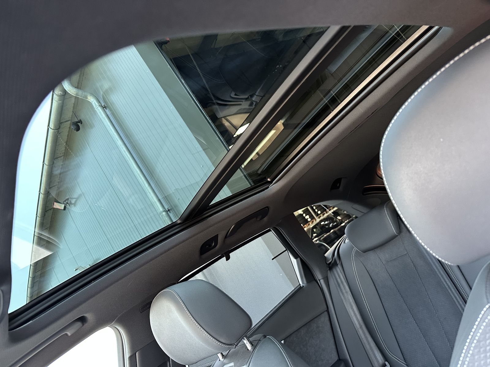 Fahrzeugabbildung Audi A4 Avant 40 TDI S-Line NAV+LED+AHK+PANORAMA+B&O