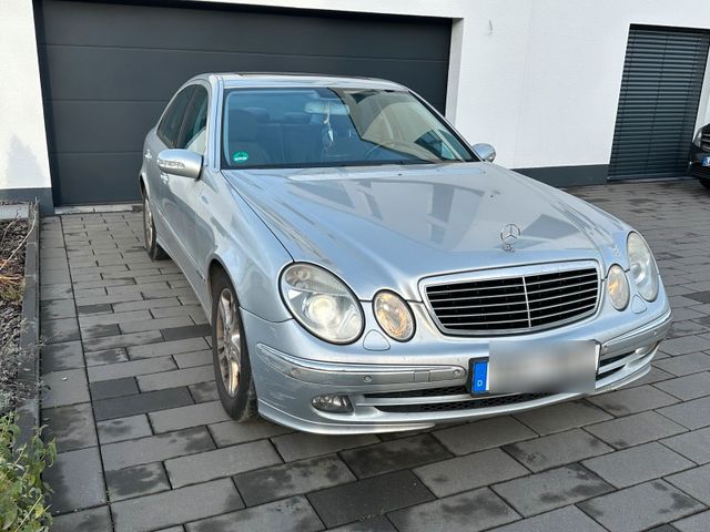 Mercedes-Benz E220 Elegance Automatik