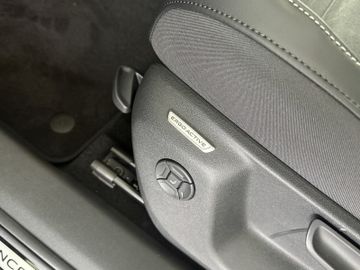 Volkswagen Tiguan 2.0TDI ELEGANCE DSG IQ MATRIX KAM ACC AHK