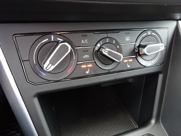 Fotografie des VW Polo 1.0 TSI Life*LED*SHZ*VTC*RFK*Alu Klima