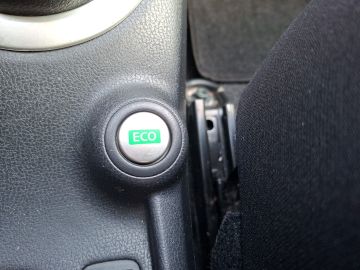 Bild 16 Nissan Note Acenta Klimaautom Temp Regensensor GA Speed