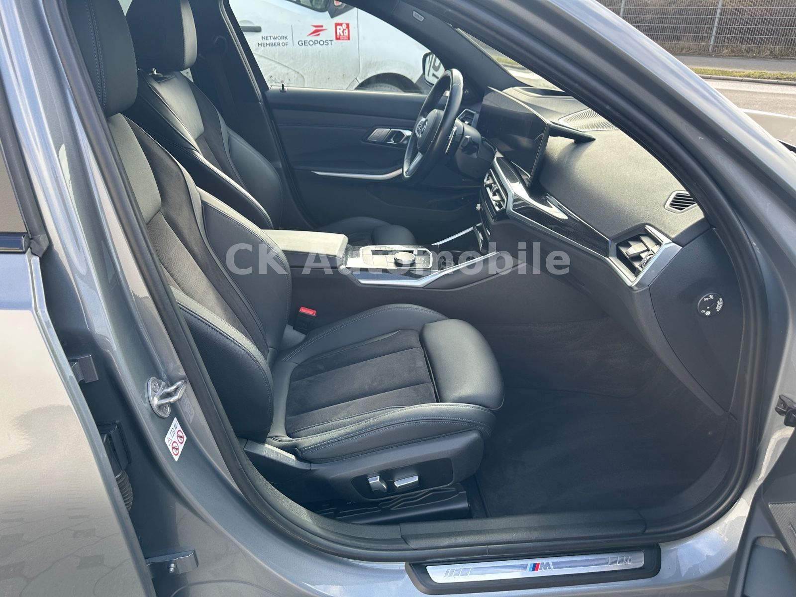 Fahrzeugabbildung BMW 330e Touring M-Sport/Navi/Head-Up/LED/Kam/AHK